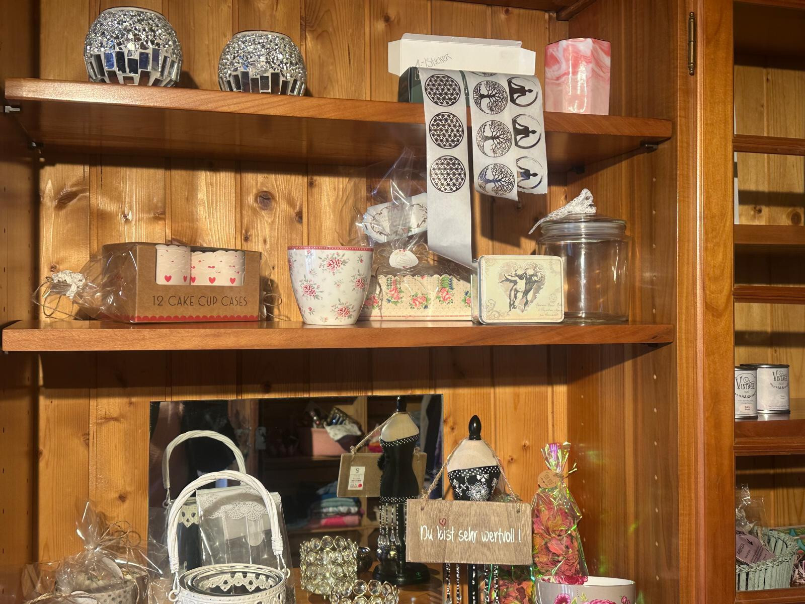 Jacken,Kappen-Hüte,Schals ,Taschen Engel mit Led Licht uvm...